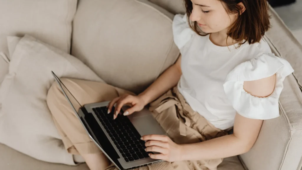 Virtual mental health treatment and structured therapy for adults